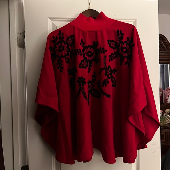 Poncho - Picture 1 of 2